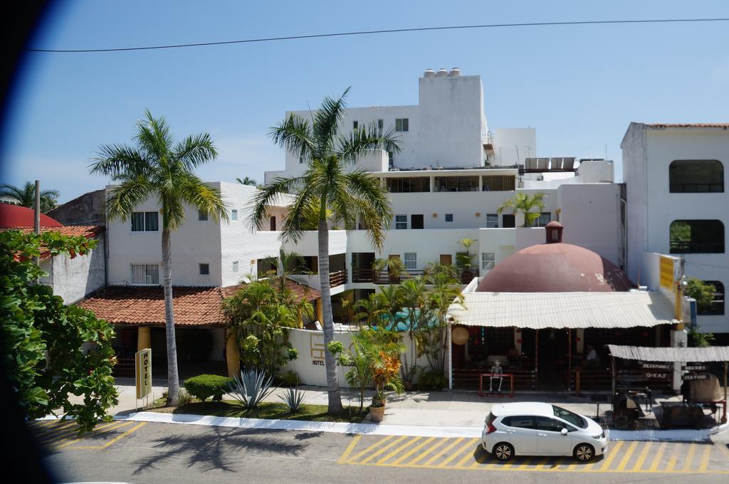 Hotel Plaza Tangolunda Екстериор снимка
