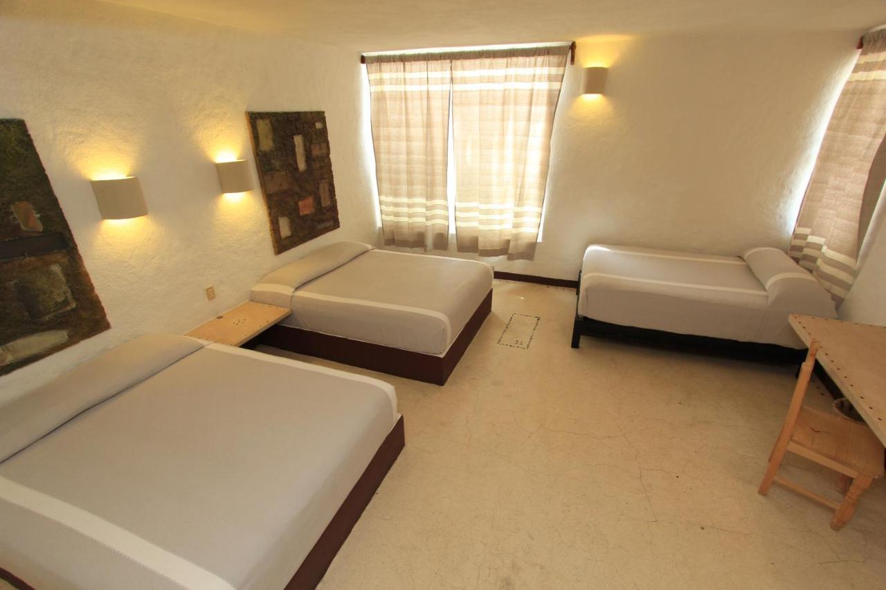 Hotel Plaza Tangolunda Екстериор снимка