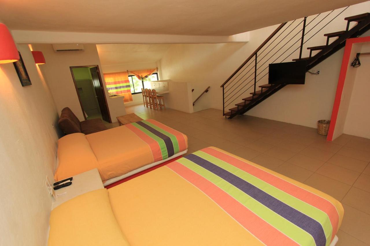 Hotel Plaza Tangolunda Екстериор снимка