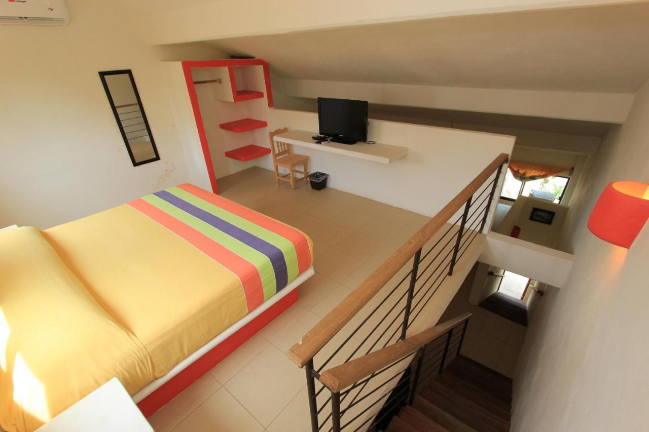 Hotel Plaza Tangolunda Екстериор снимка